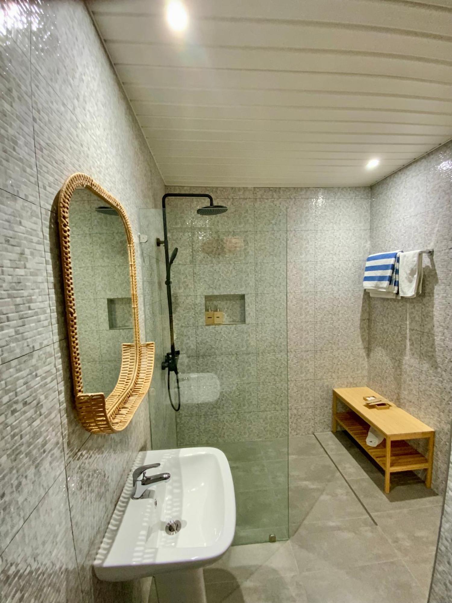 Tuburan Cove Beach Resort 부루앙가 객실 사진